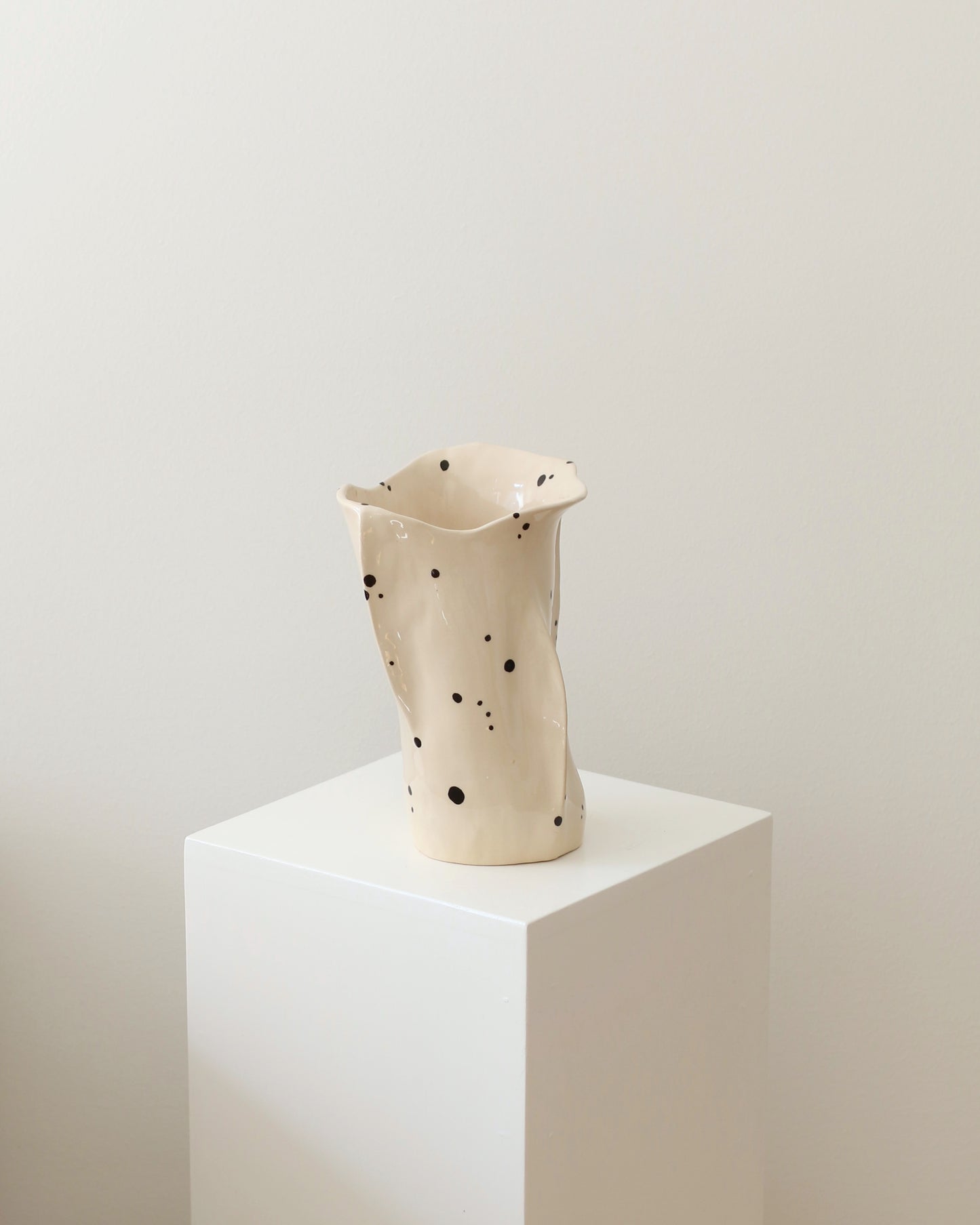 Suz vase