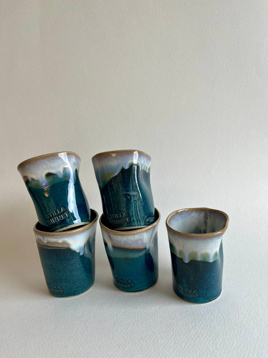 Handformad kopp - Havsblå/Vit (Liten)