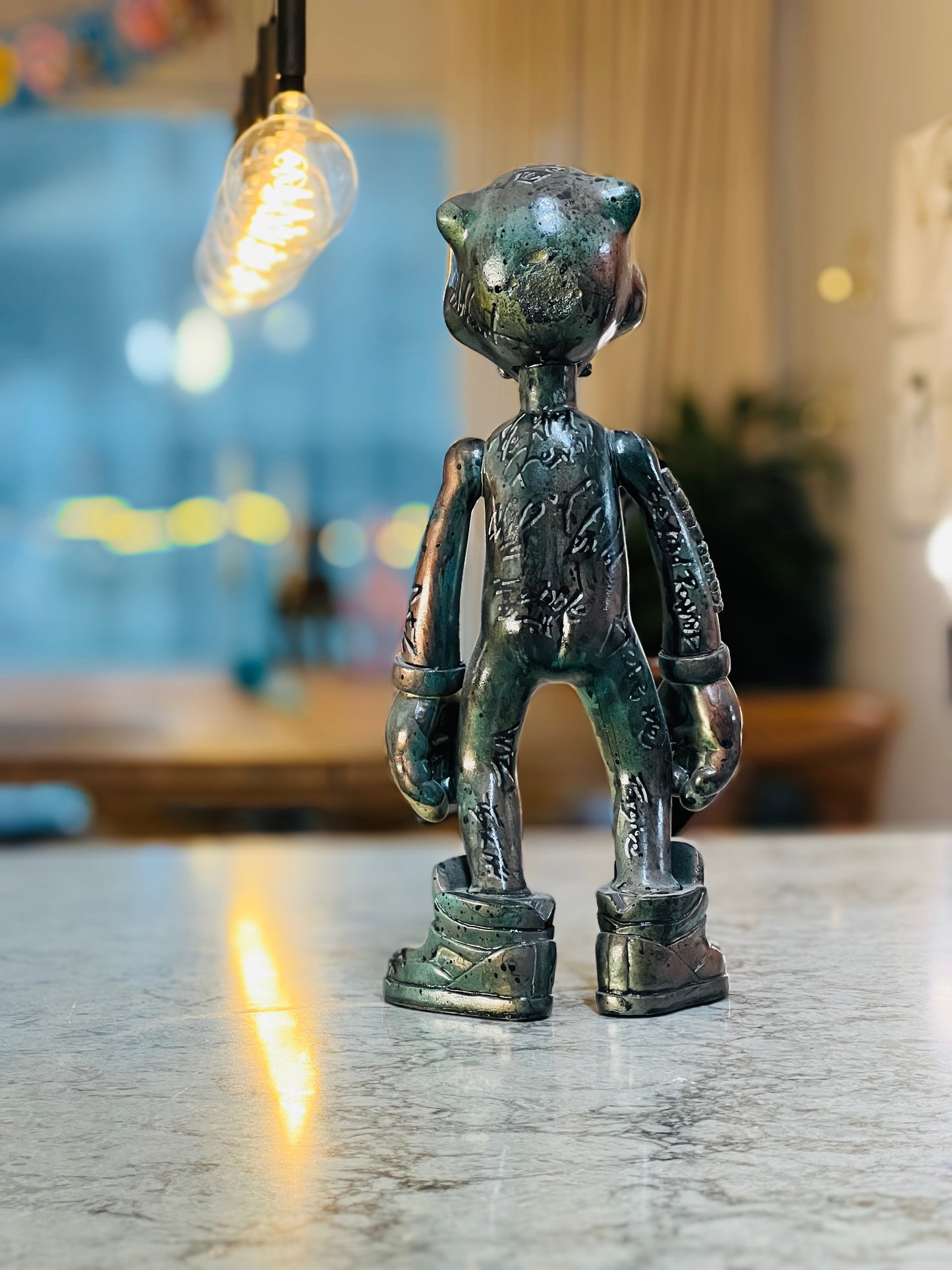 Graffiti Goldie Skulptur