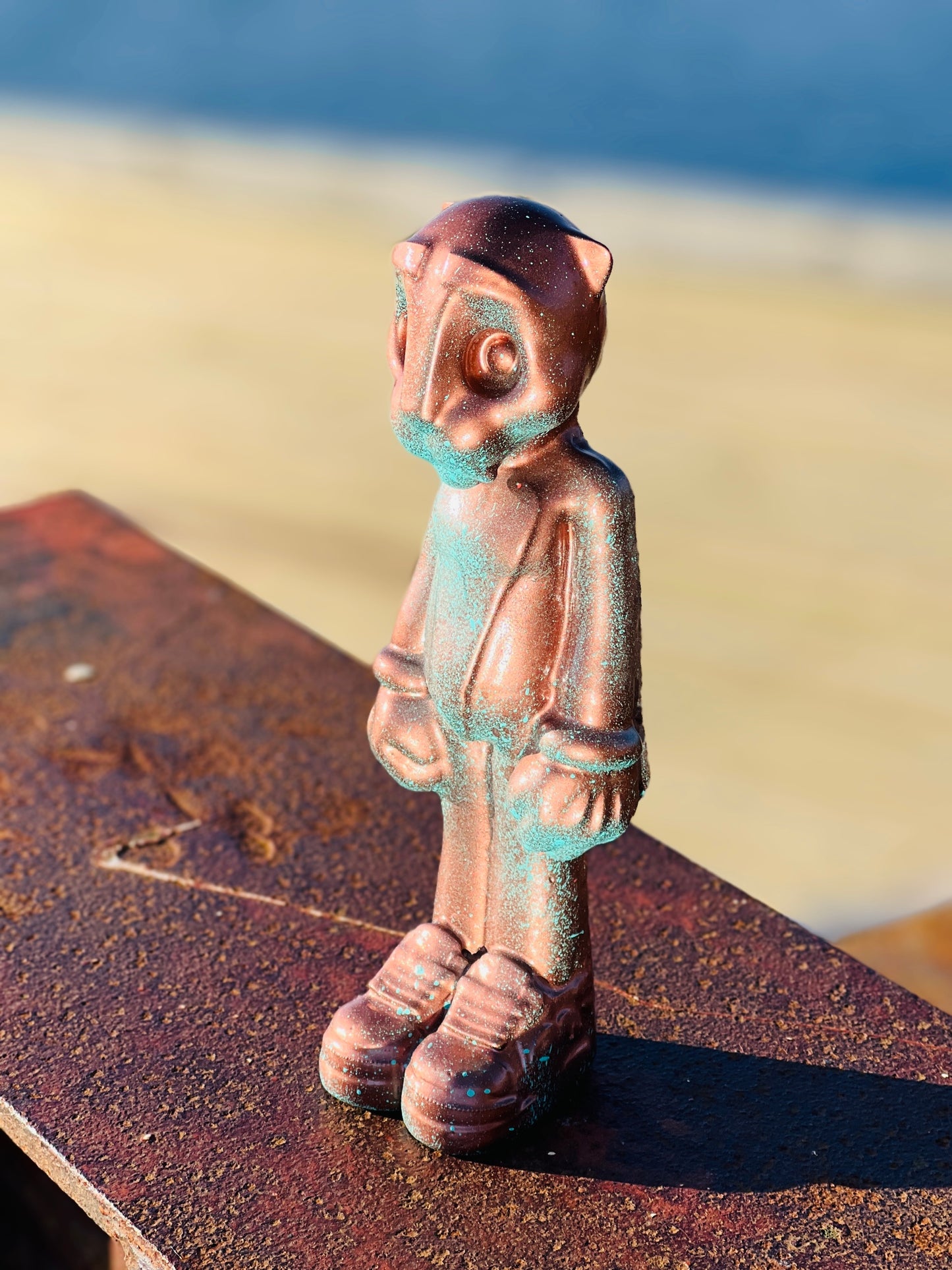 Faux Copper Goldie Skulptur