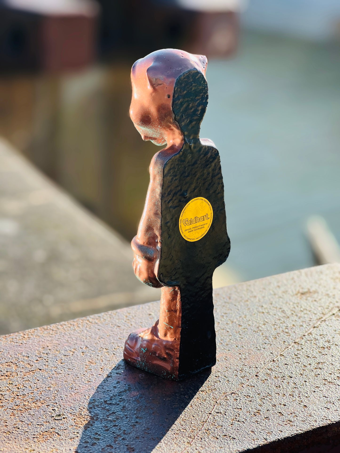 Faux Copper Goldie Skulptur