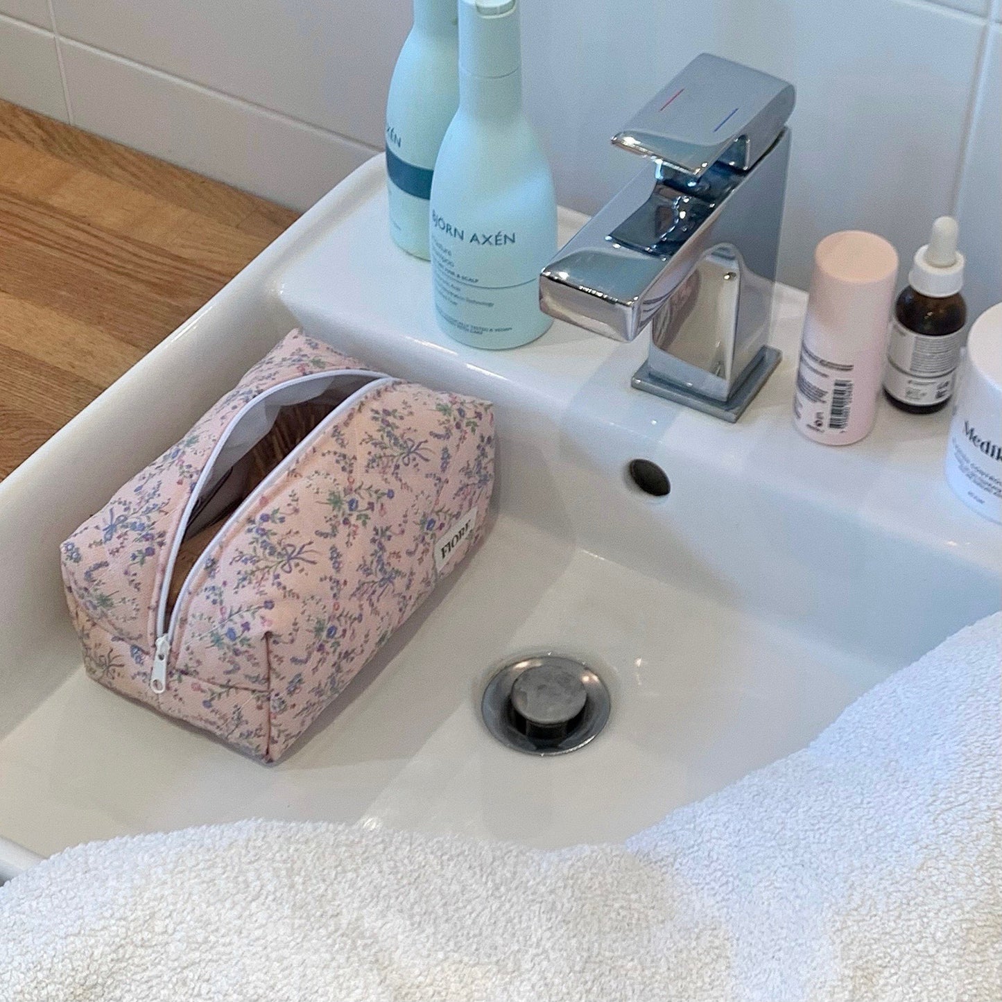 Upcycled makeup bag - Bari