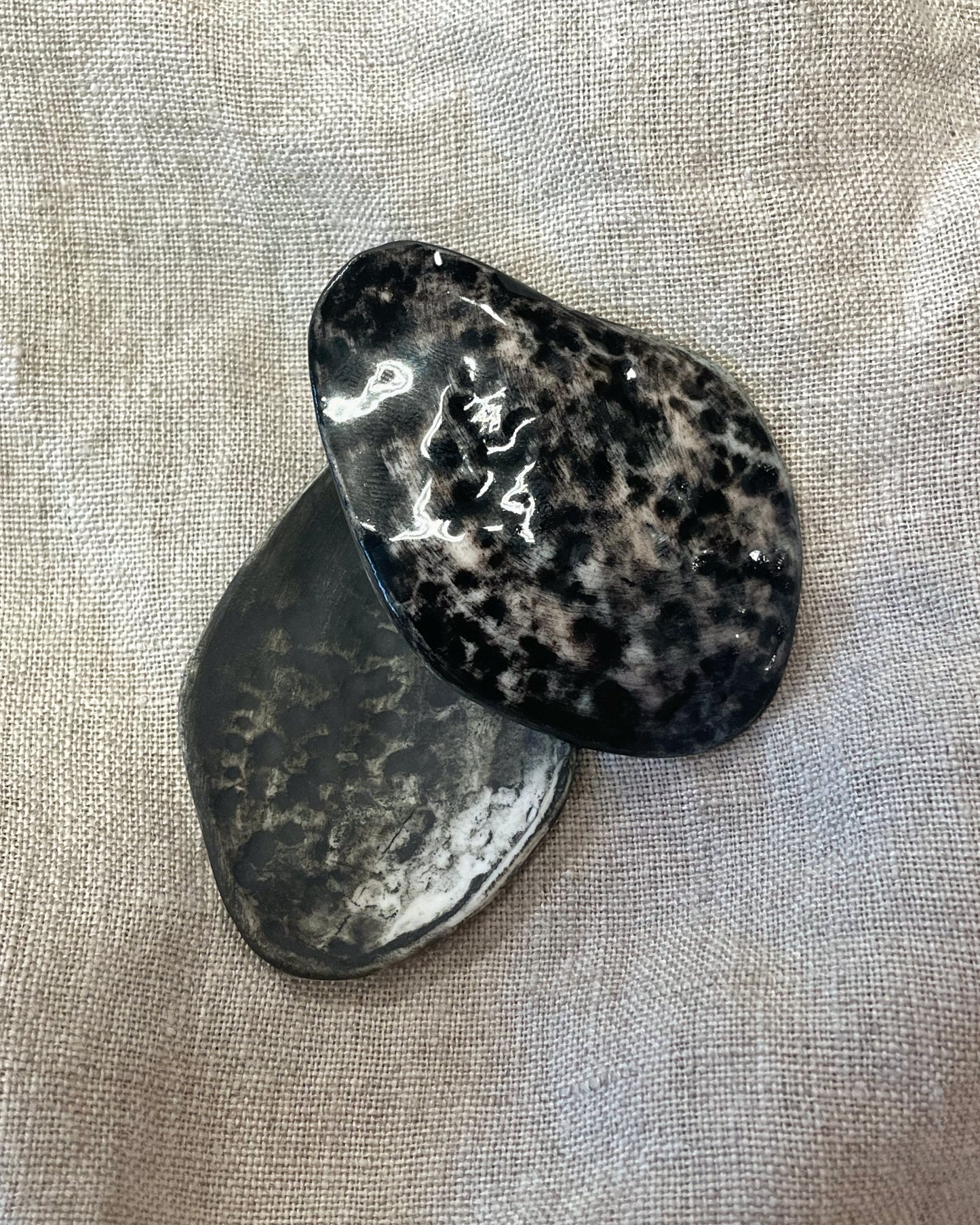 Hammered shell black earrings