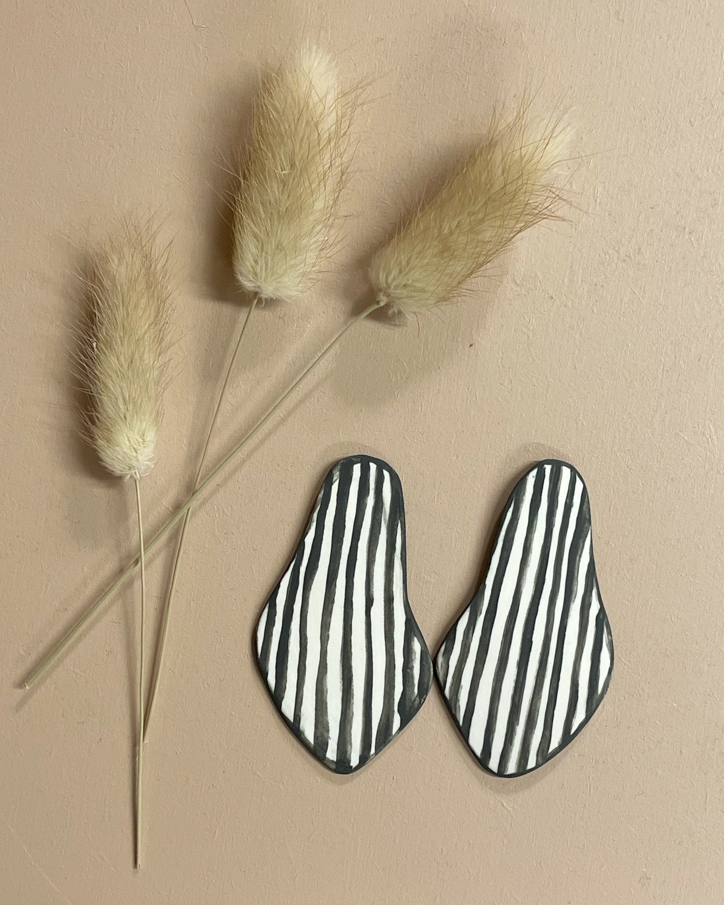 Stripe matte earrings