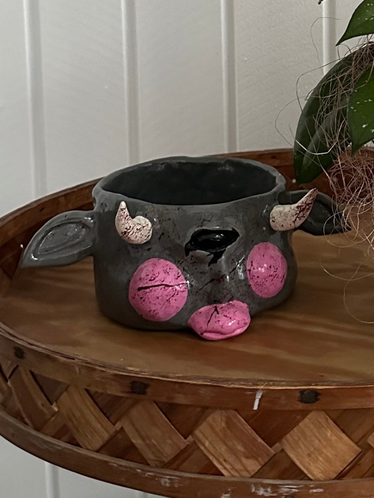 Horn(y) Ellie Skulptur