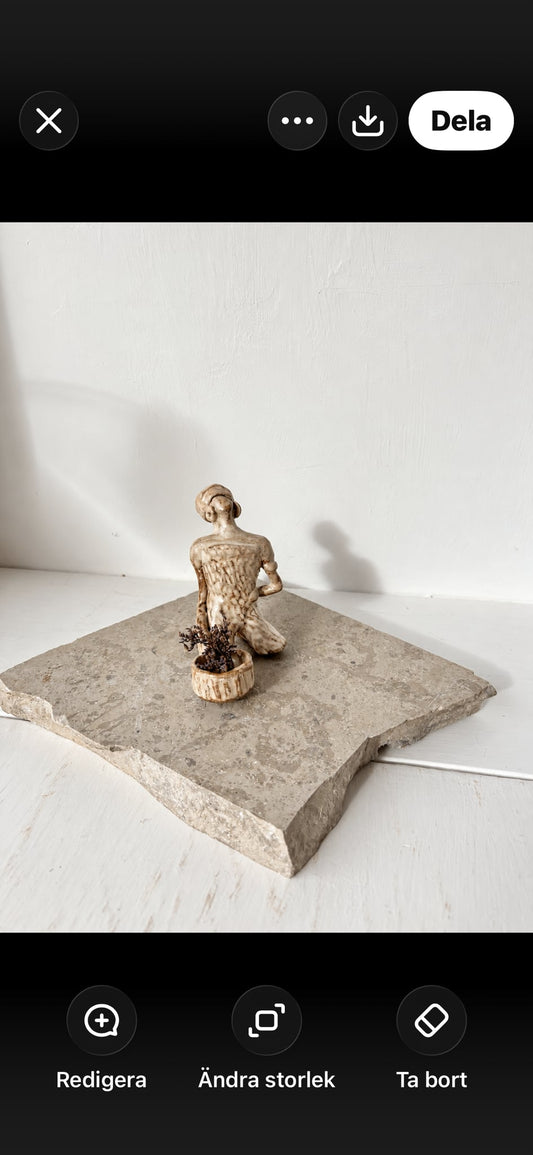 Image at position 1