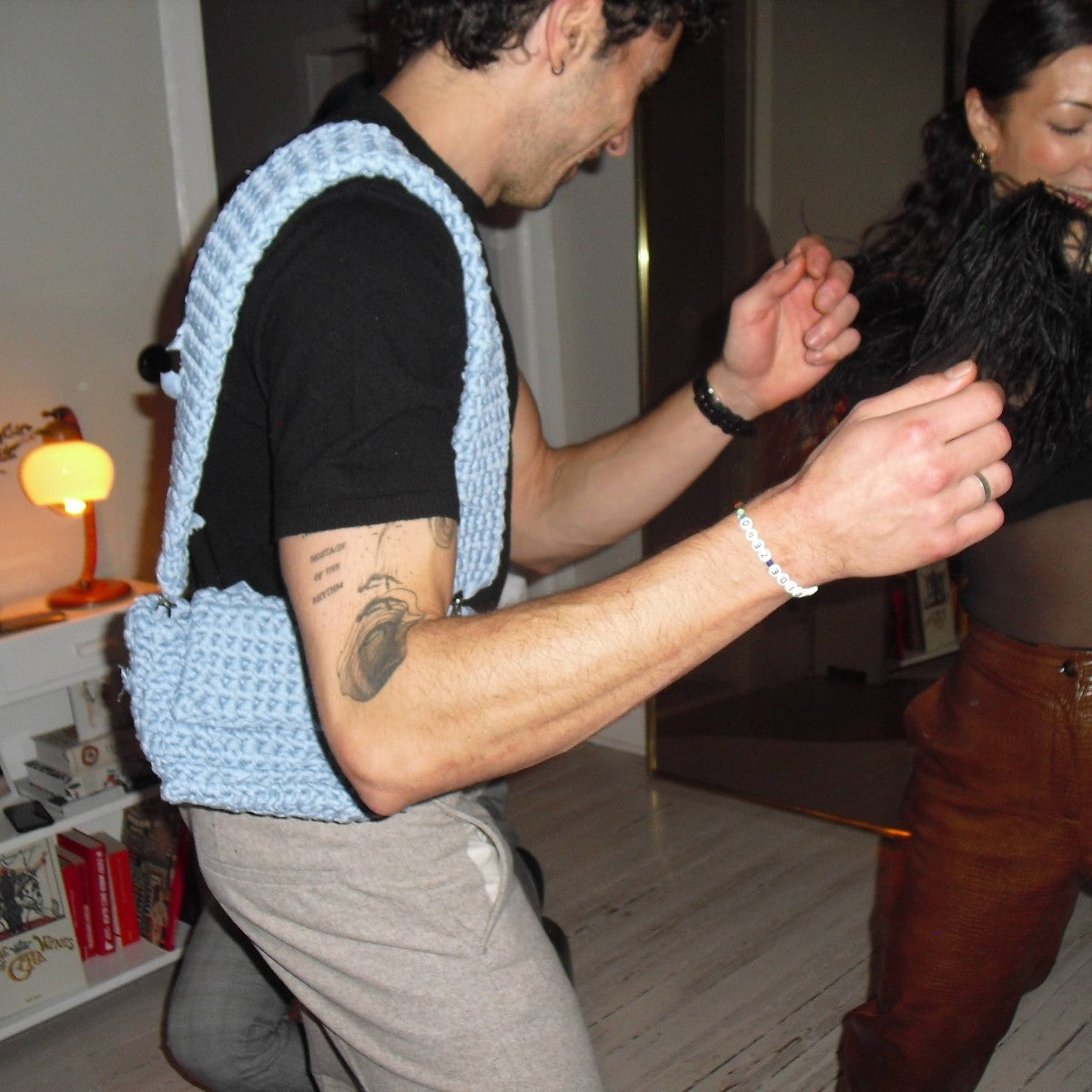 babyblå crossbody becky