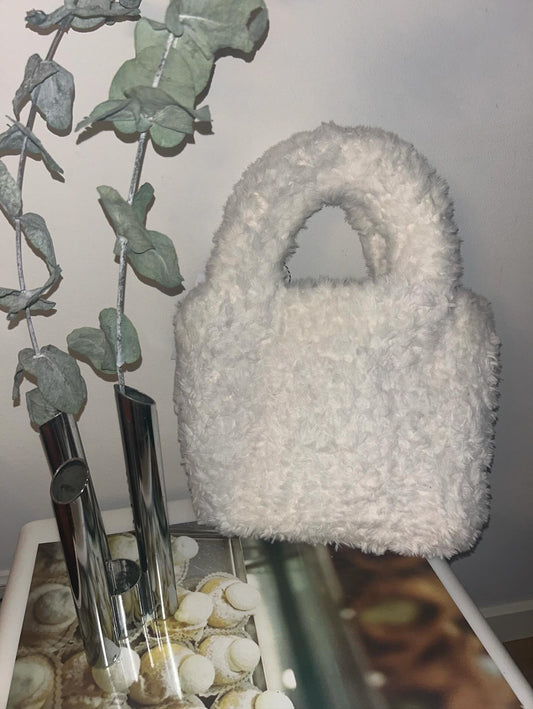 Chiara Vit fluffig väska