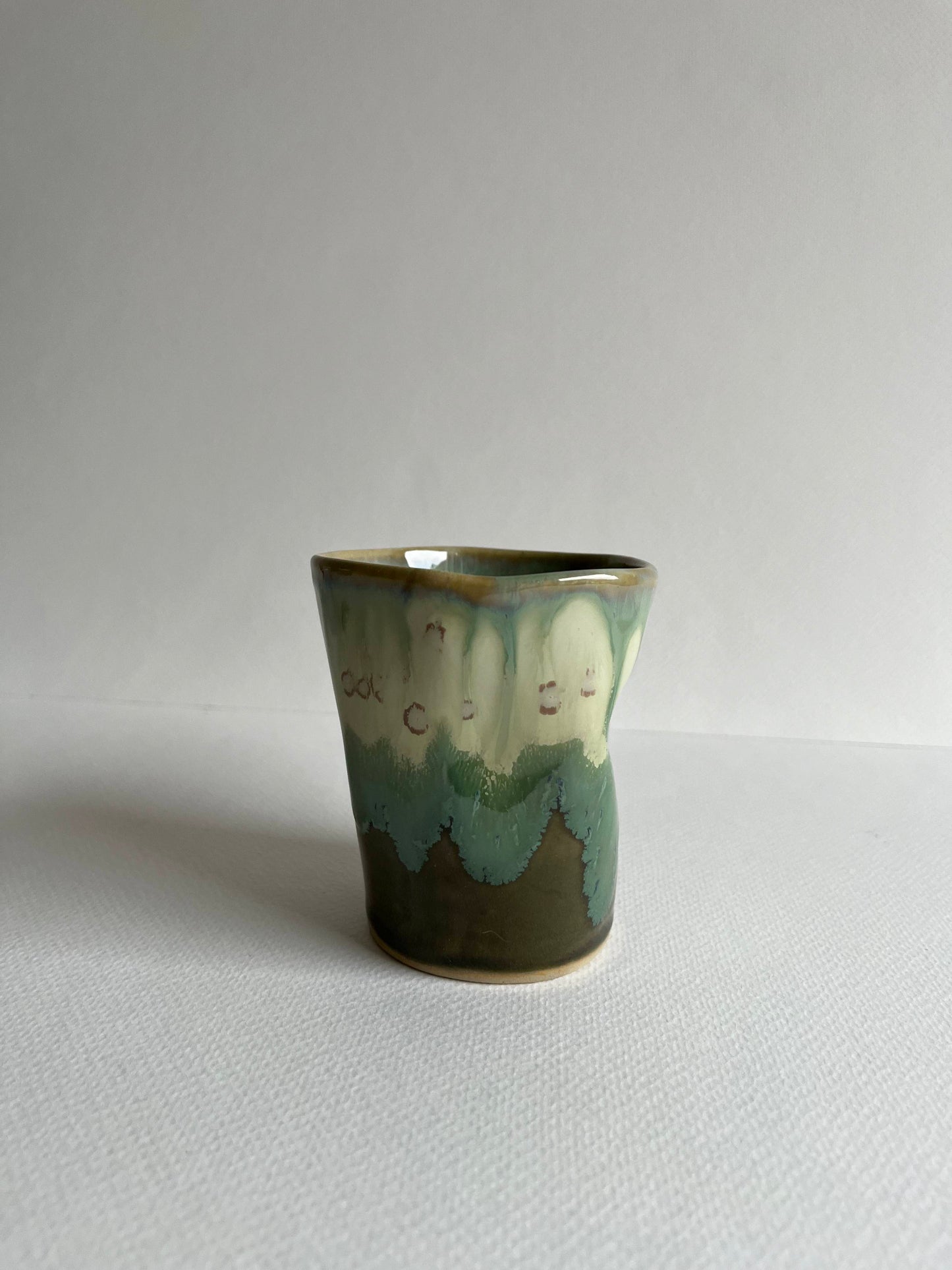 Hand shaped cup - Green