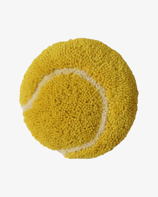 Tufted Tennis Ball – Handgjord Ull Väggkonst