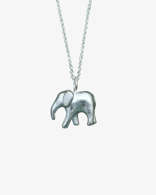 Ebbe the elephant, silverhalsband