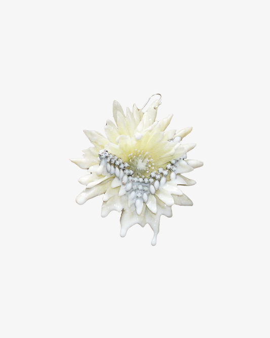 CREAMY CHRYSANTH Gula Örhängen