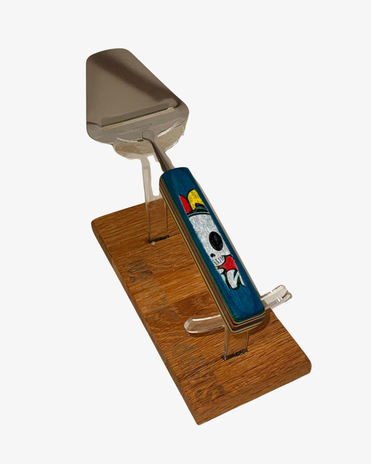 Osthyvel - återvunnen skateboard
