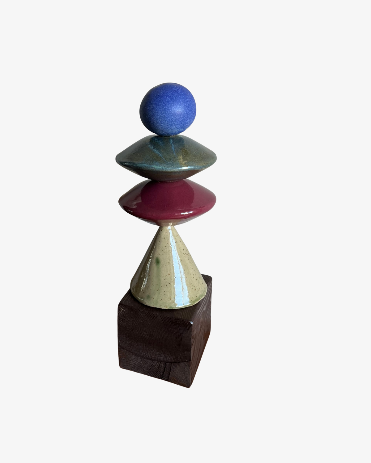 Färgstark keramikskulptur