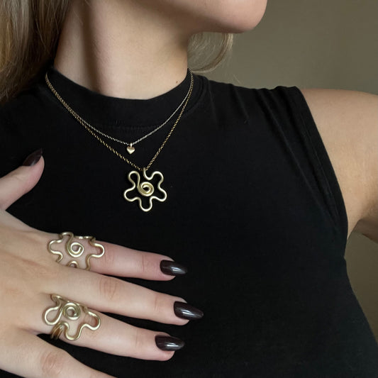 Necklace, Mini flower - Gold