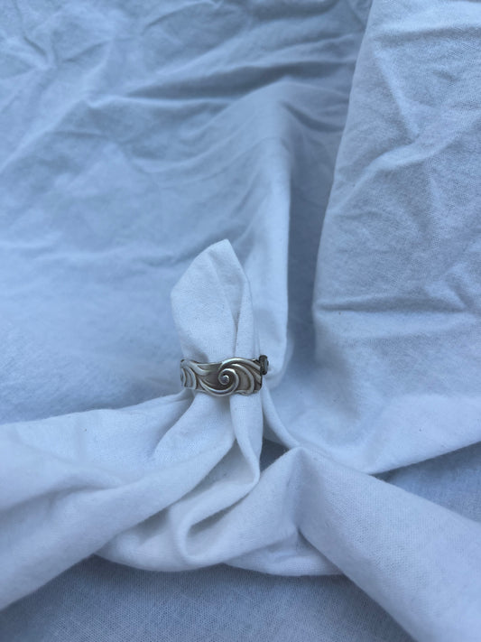 Wavy Silver ring