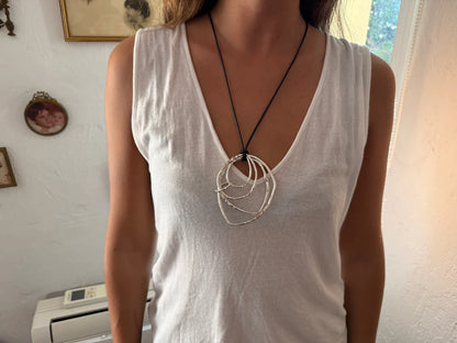 CASSIS - Flerskiktat silverhalsband
