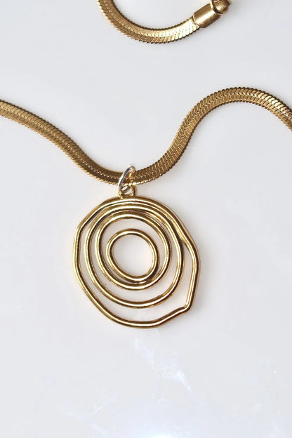 ZINNIA - Guld Swirl Halsband