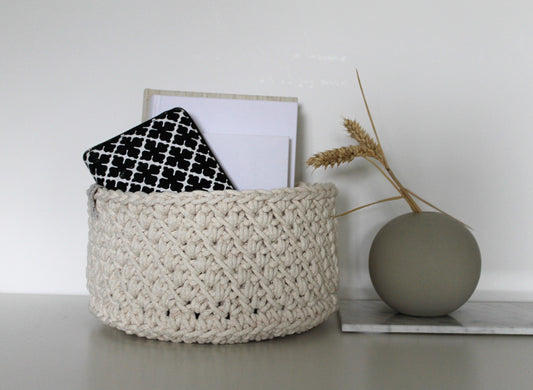 White medium basket