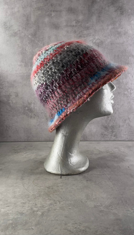 Mohair edition ”Eritque Arcus” Bucket hat - Purple/Red