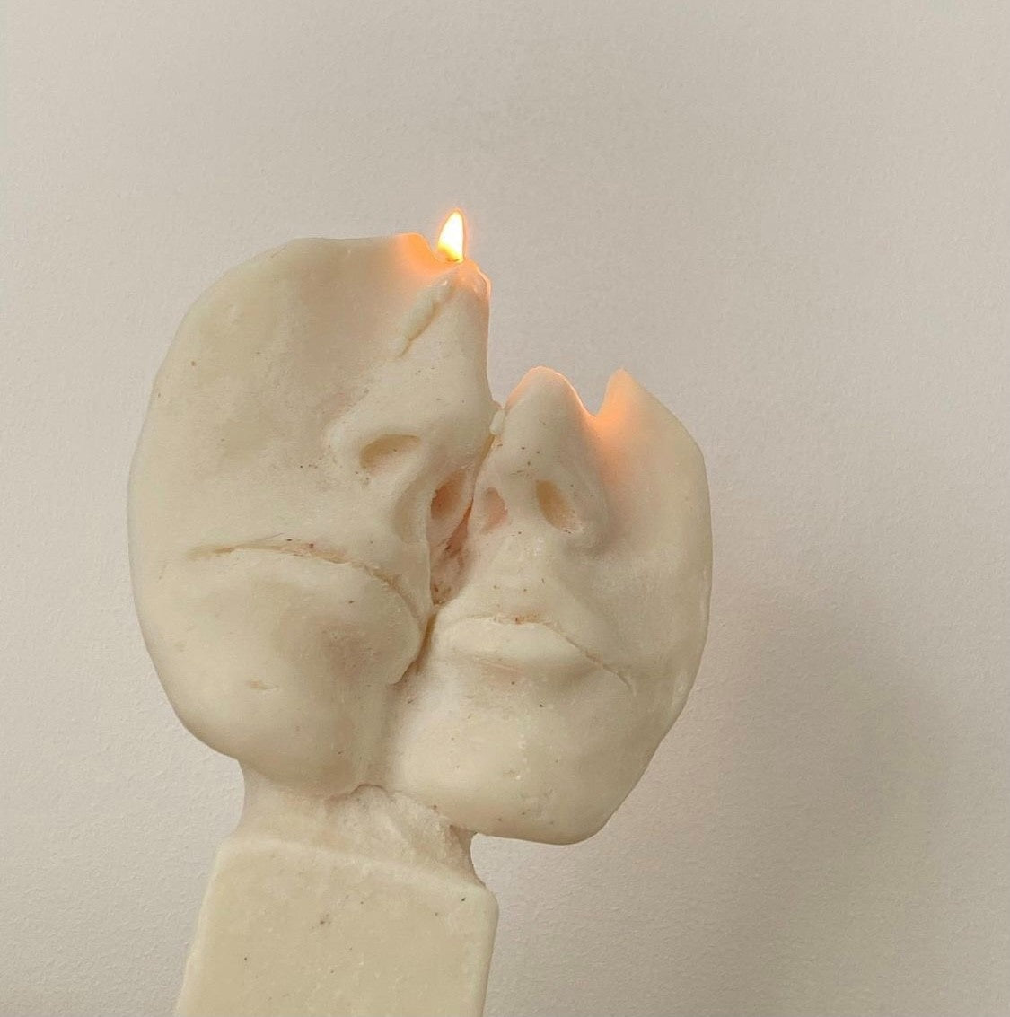 Kissing Couple Candle