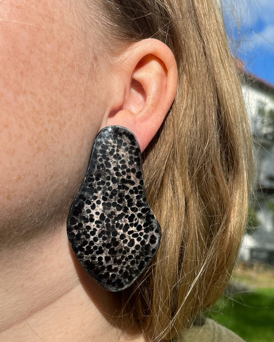 Hammered glossy earrings (Exclusive)
