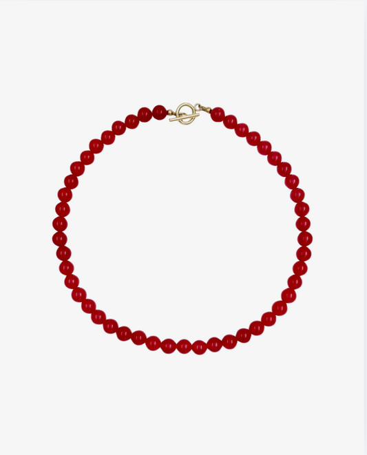 Röd pärlhalsband