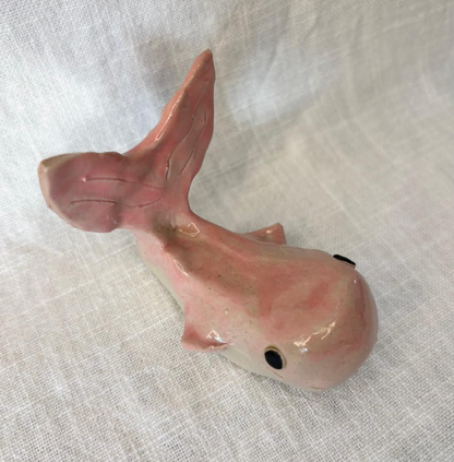 Whale - Rosa Skulptur